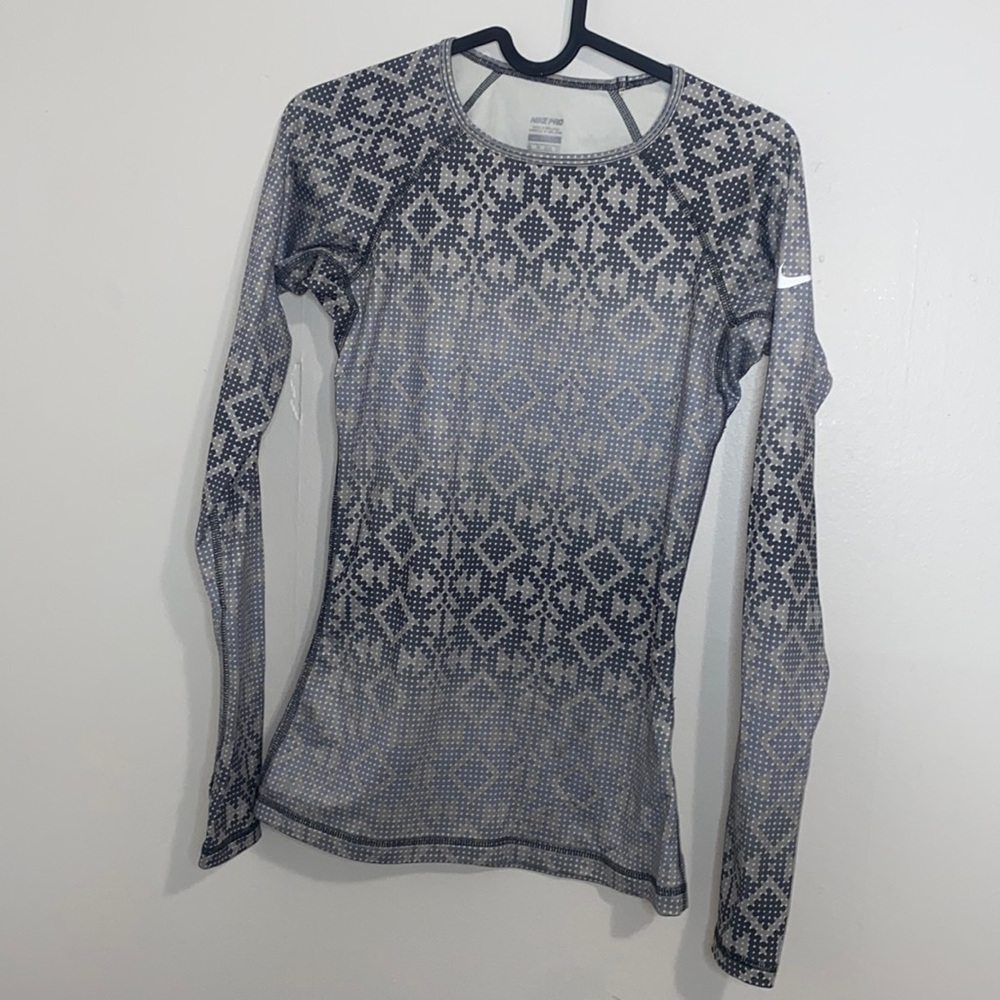 🎱Nike Pro fleece lined long sleeved top! - Picture 2 of 9